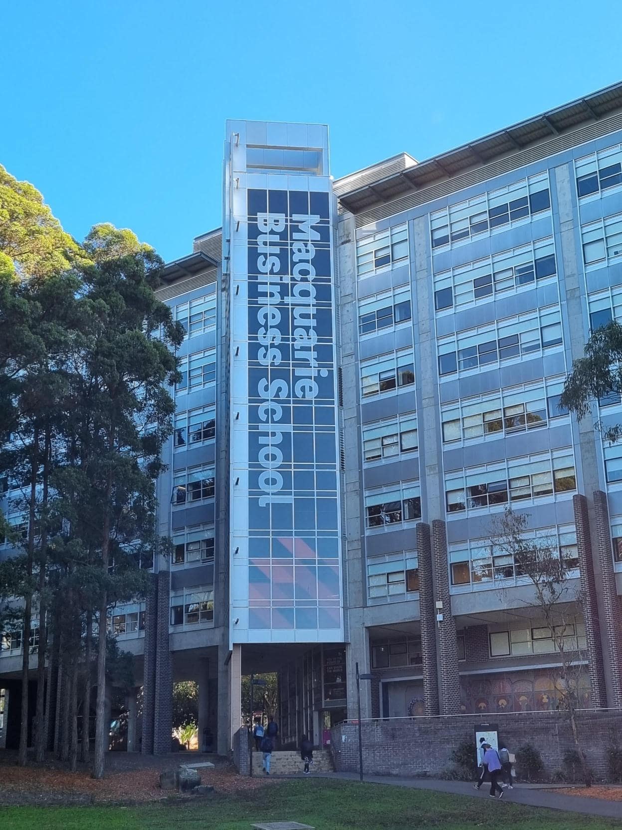 Entrance to Macquarie Business School